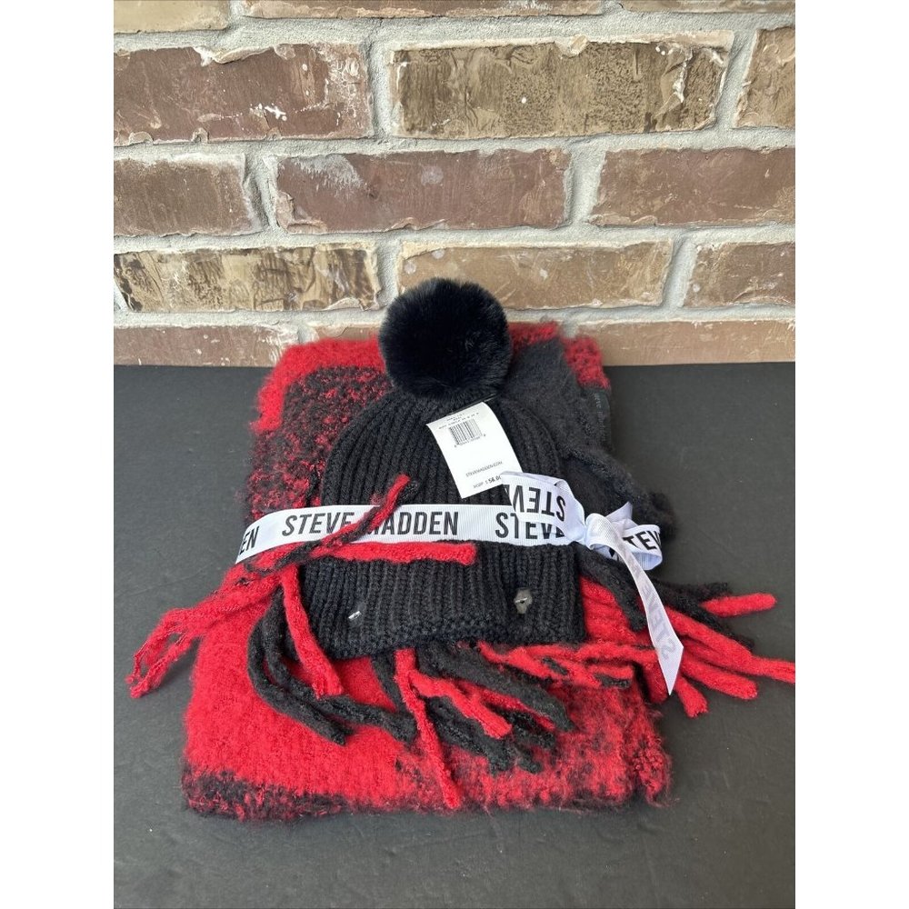 Steve Madden Scarf Hat Combo Black Red Buffalo Checkered One size- New With Tag